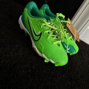 Nike Kids' Neon Green Soccer Cleats